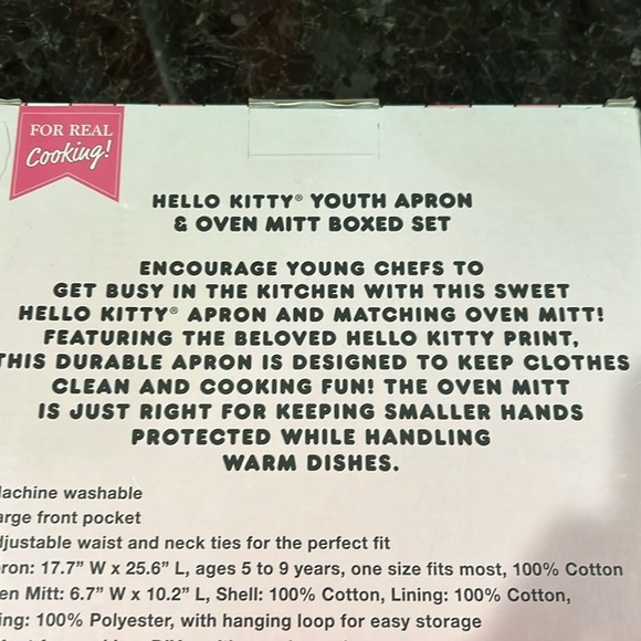 HELLO KITTY Youth Apron & Oven Mitt Boxed Set - new in box never opened - Picture 5 of 7